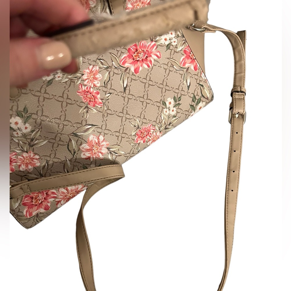 Large Nine West floral carryall tote/purse - Picture 3 of 8